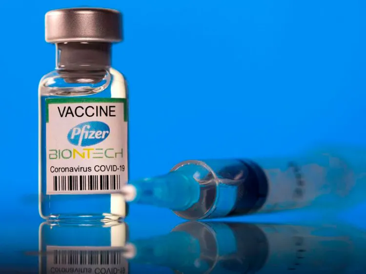 Efectividad de vacuna covid de Pfizer disminuye con el tiempo; protege mínimo 6 meses