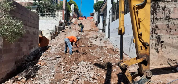 Avanza pavimentación en la 5 de Mayo