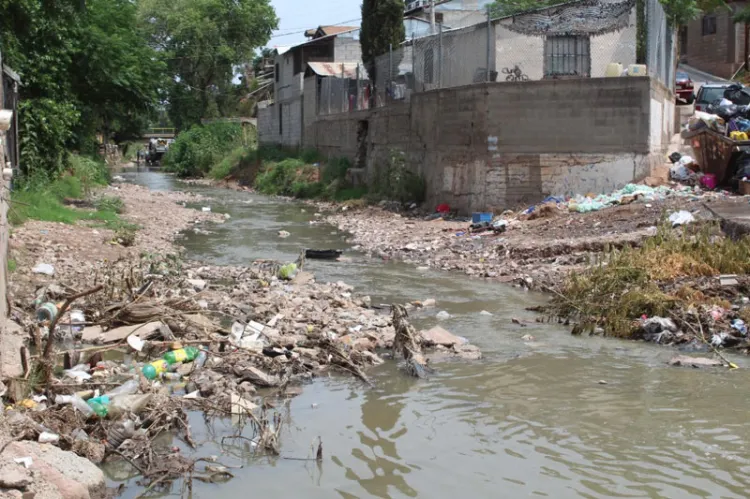 Implementa Oomapas acciones para atender las fugas de drenaje