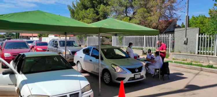 Impulsa IMSS en Sonora vacunación “Drive Thru”