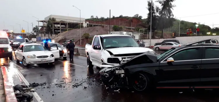 Triple choque deja lesionados