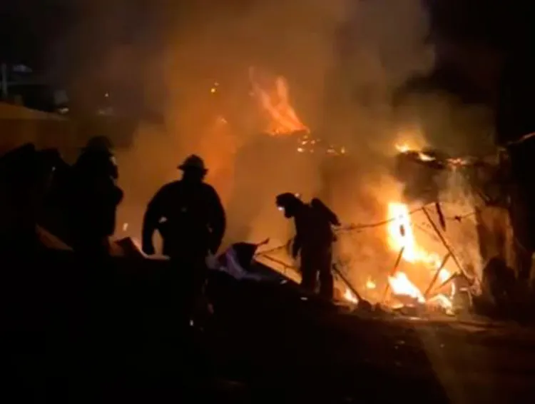 Incendio destruye humilde vivienda en la Empalme-Nogales