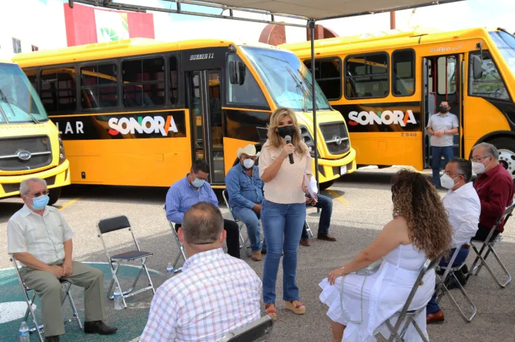 Beneficia CPA a estudiantes de zonas rurales con entrega de camiones escolares nuevos