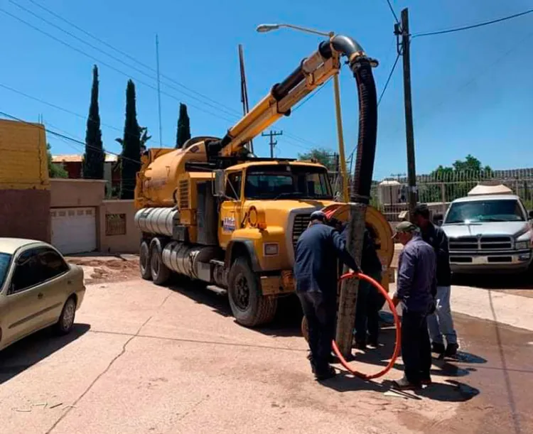 Atiende Oomapas quejas de fugas por aguas negras