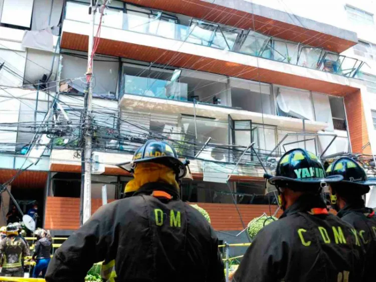 Explosión en edificio de la CDMX deja un muerto