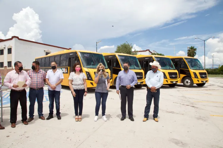 Entrega CPA transportes escolares y obras en municipios de la sierra