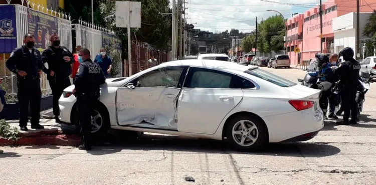 Lesionada luego de provocar choque en la Fundo Legal