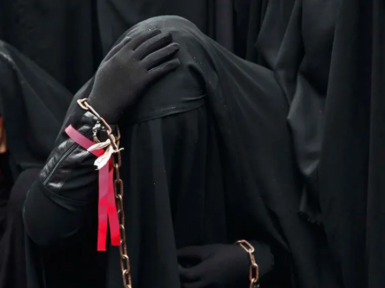 Talibanes matan a mujer por no usar burka; habían prometido respetar derechos