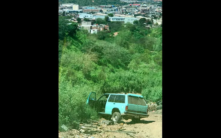 Ubican abandonado un auto robado