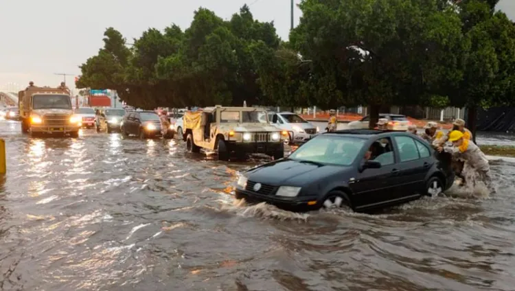 Intensas precipitaciones causas estragos en la capital sonorense