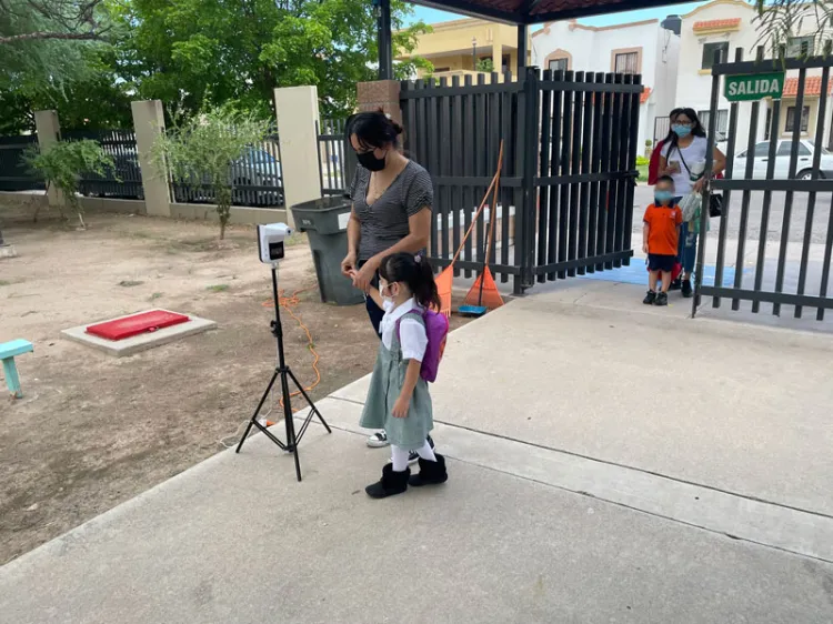 Regreso ordenado y voluntario de estudiantes de mil 834 escuelas a clases presenciales