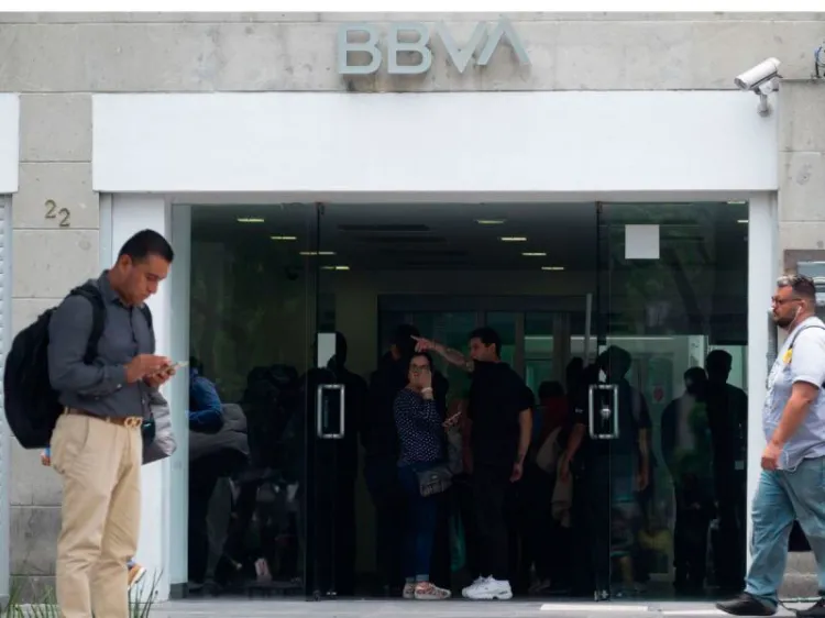 BBVA restablece servicios tras más de 20 horas de fallas