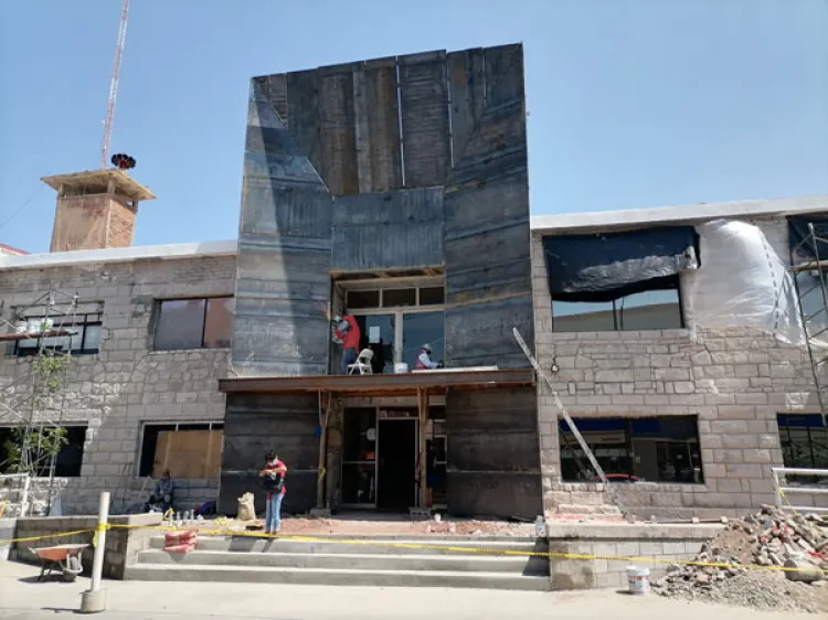 Avanza remodelación del edificio municipal