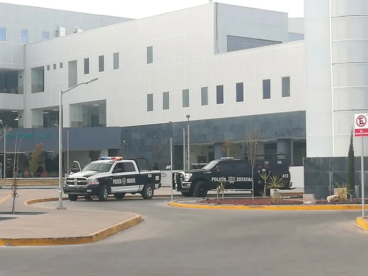 Encapuchados y armados lesionan de gravedad a hombre