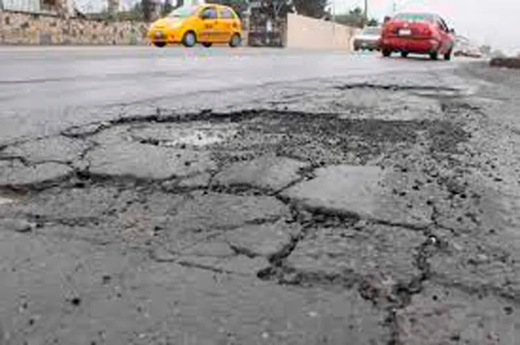 Inconforma a ciudadanos baches de la Tecnológico