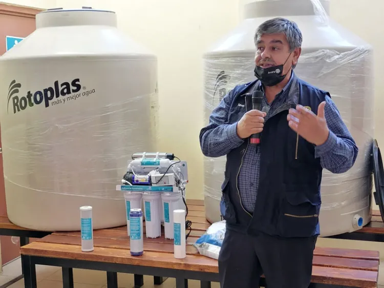 Activan rotarios 24 bebederos escolares con agua purificada