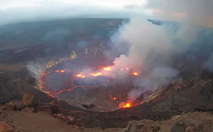 Volcán Kilauea entra en erupción en Hawái; emiten alerta