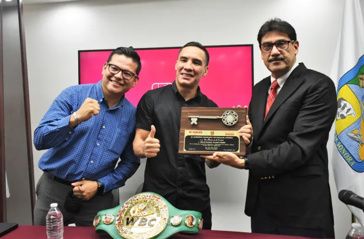 Recibe Óscar Valdez las llaves de la ciudad