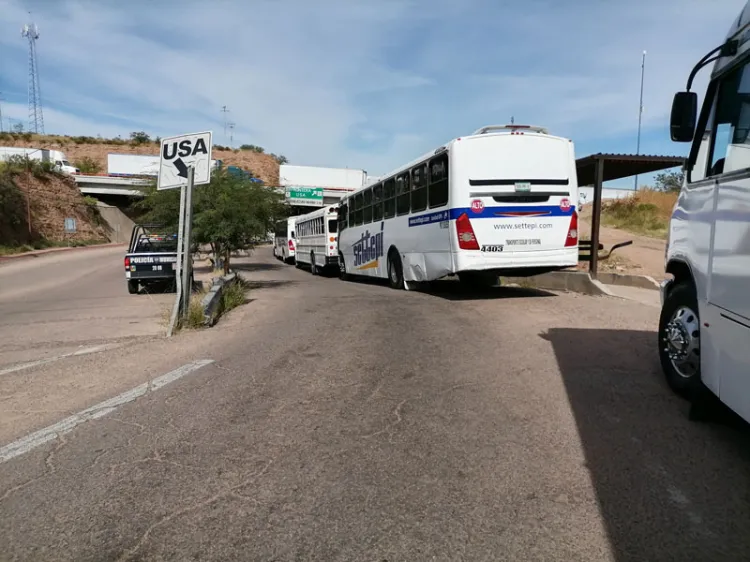 Vacunan con Pfizer a primeros mil adolescentes en jornada binacional