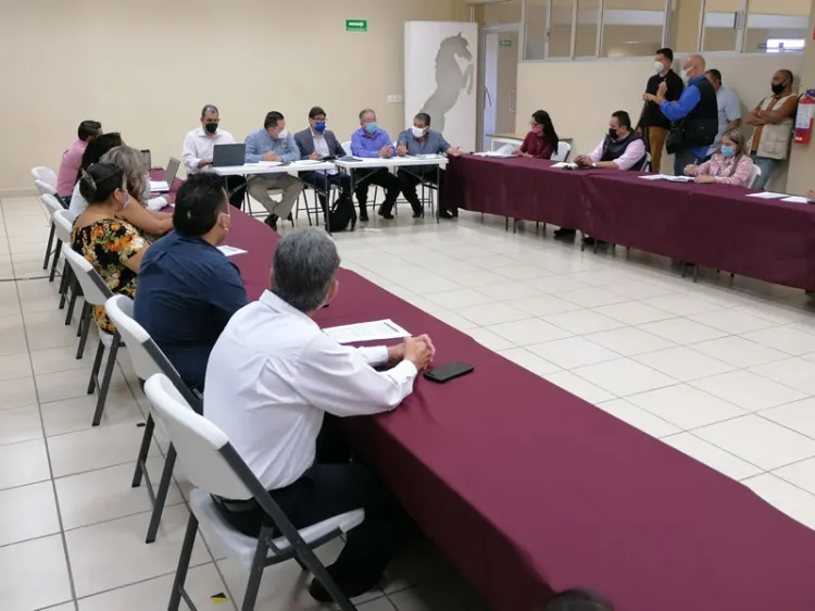 Reconoce Alcalde logros del Comité ciudadano de Educación