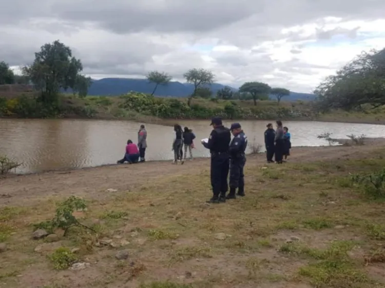 Niño cae a río, padre intenta salvarlo; los dos mueren ahogados