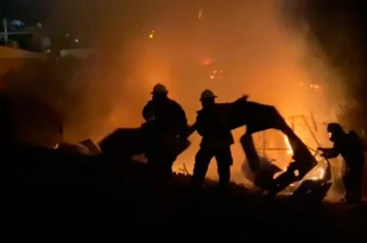 Humilde vivienda arde en la Colosio