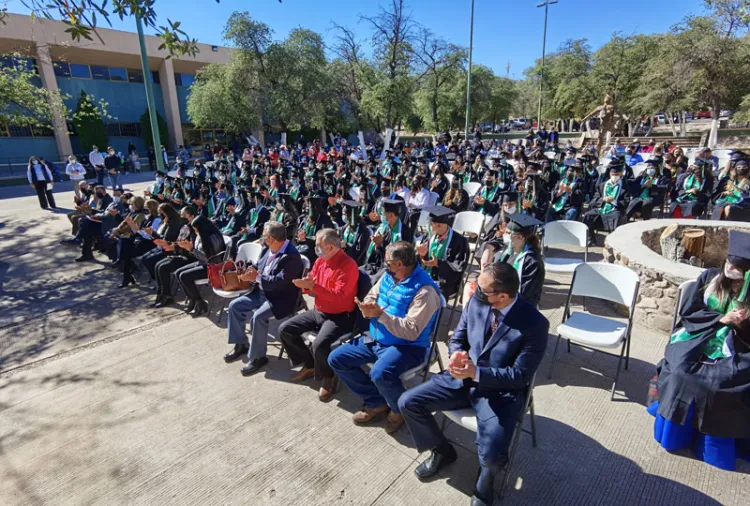 Egresa una nueva generación de profesionistas de la UTN