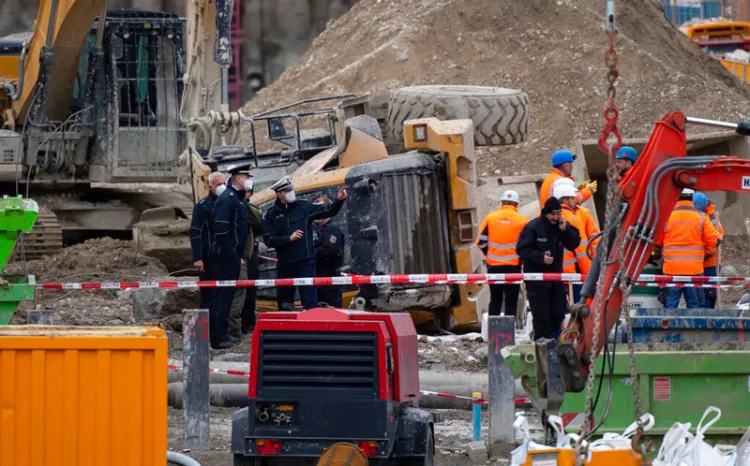 Estalla bomba de la Segunda Guerra Mundial en obras de estación de trenes en Múnich