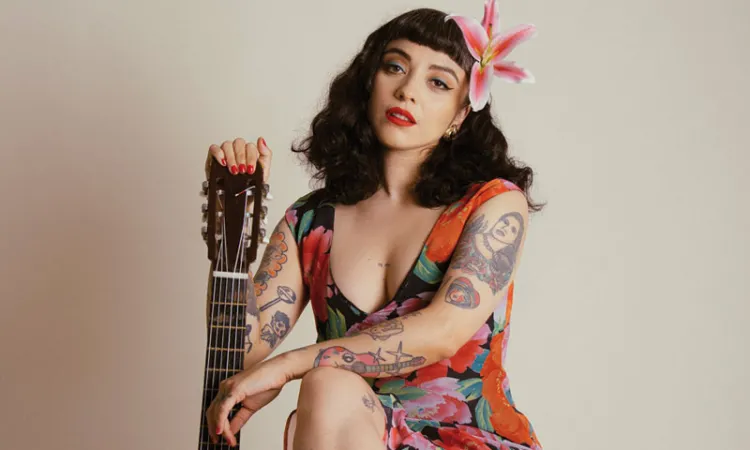 Mon Laferte, México la lleva al Grammy