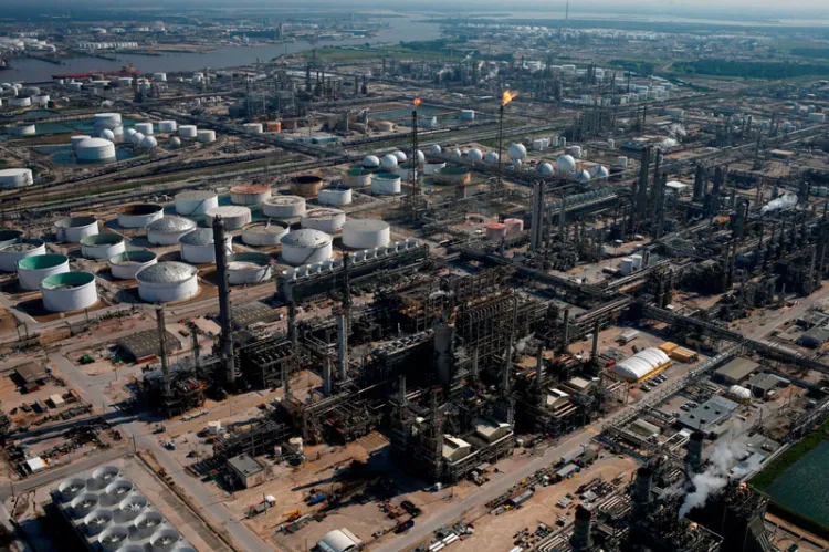 Gobierno de EU ya autorizó compra de la refinería Deer Park: AMLO