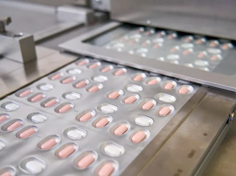 México analizaría adquirir píldora de Pfizer contra covid-19