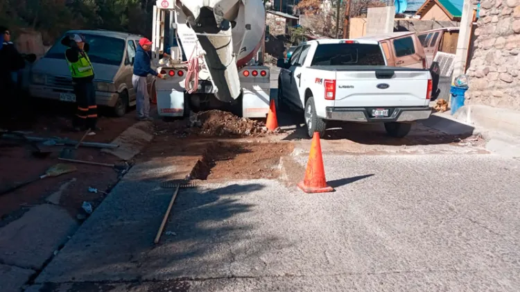 Rehabilitan las vialidades en varias colonias de la ciudad