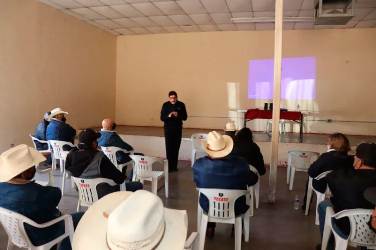 Gestionan Alcalde apoyos para sector ganadero local