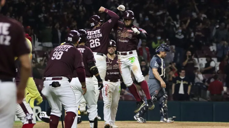 Tomateros se pone a uno