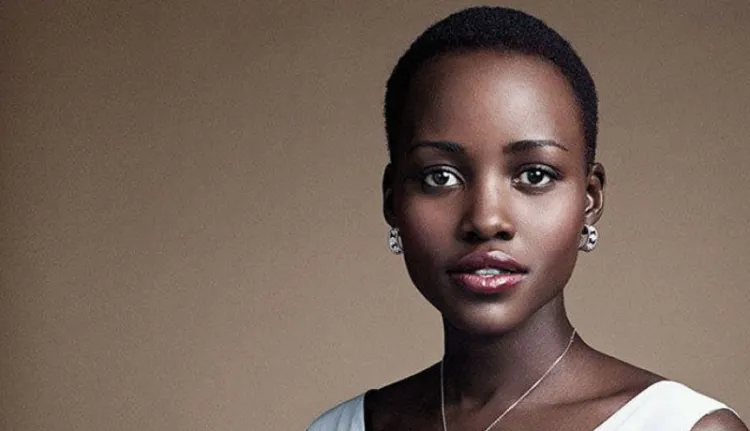 Lupita Nyong’o inicia el año con contrastes