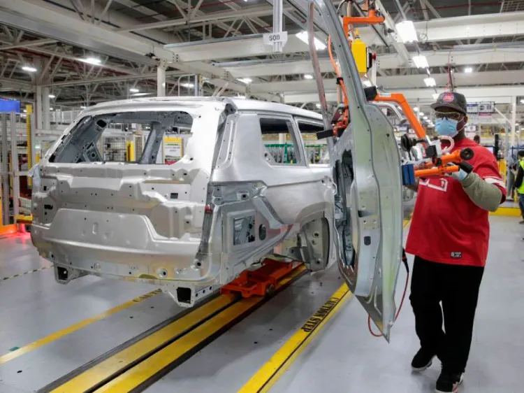Canadá se suma a queja de México por sector automotriz contra EU