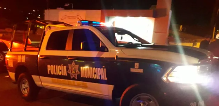 Encapuchados asaltan gasera en la Municipal