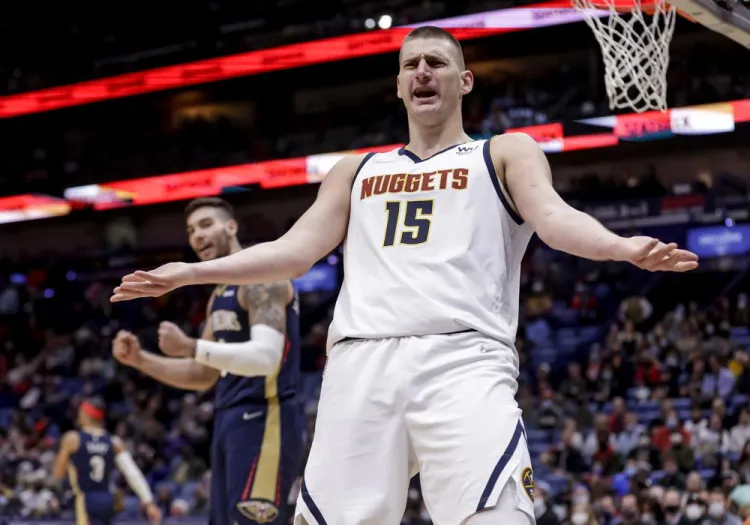 Jokic consigue triple doble