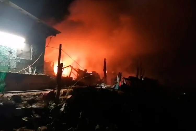 Incendio destruye viviendas en la Rosarito II