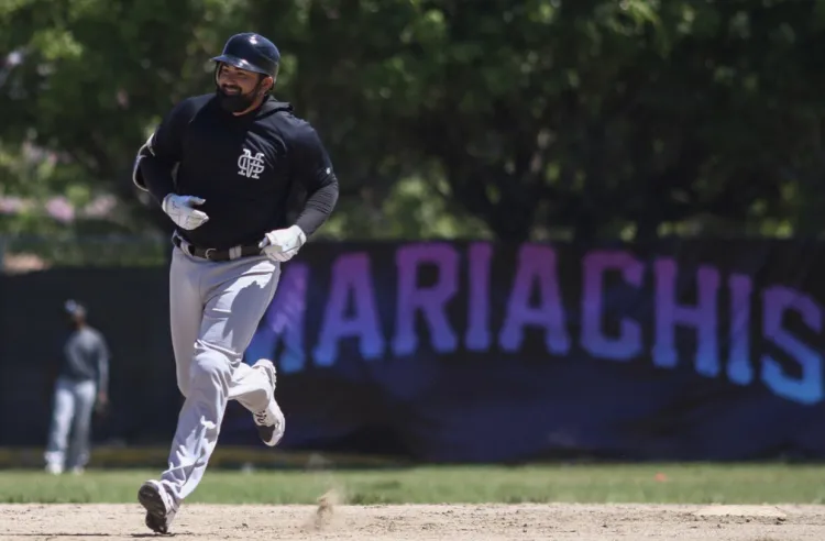 Anuncia Adrián adiós al beisbol