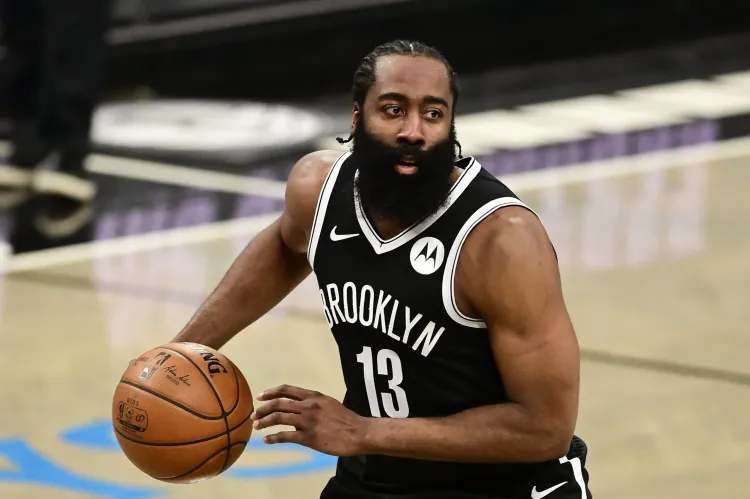 Aguardan Sixers  debut de Harden