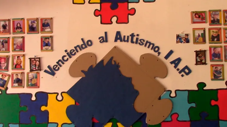 Respaldan a padres de familia grupo Venciendo el Autismo