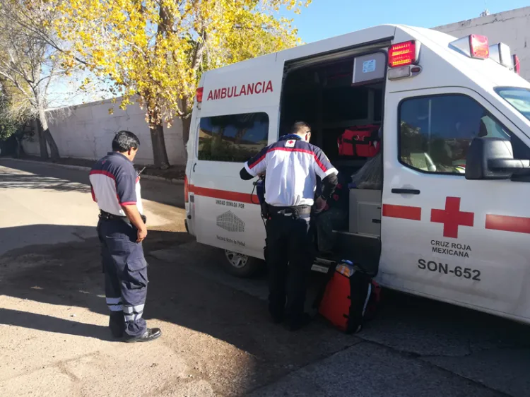 Impacta bala perdida en una pierna de peatón en la Bolívar