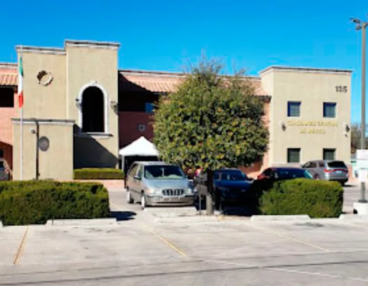 Vacunan a menores contra Covid en consulado de México en Nogales, Arizona