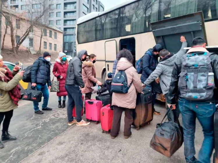 Prepara SRE evacuación de 85 mexicanos en Ucrania