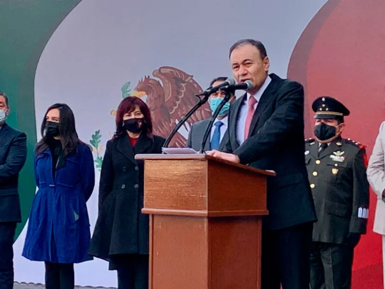 Gobernador encabeza ceremonia del Día de la Bandera