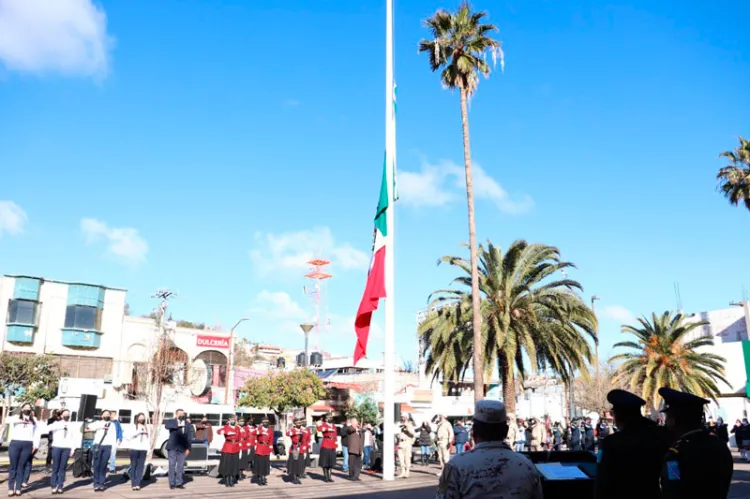 Encabeza Alcalde festejo por el Día de la Bandera