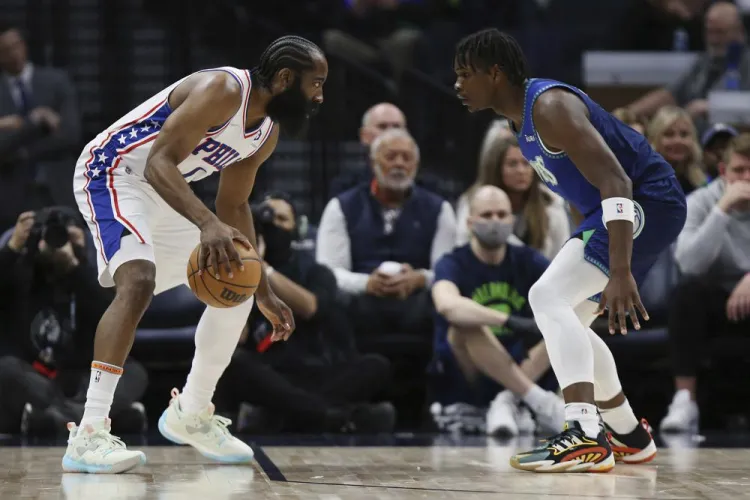 Sixers gana en debut de Harden