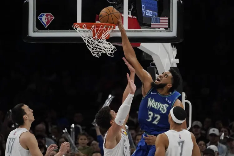 Wolves silencia al Thunder