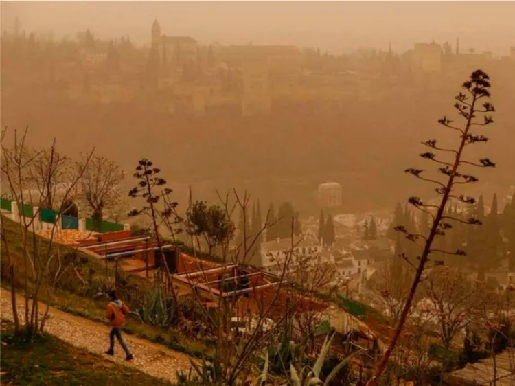 Cubre nube de polvo del Sahara a España